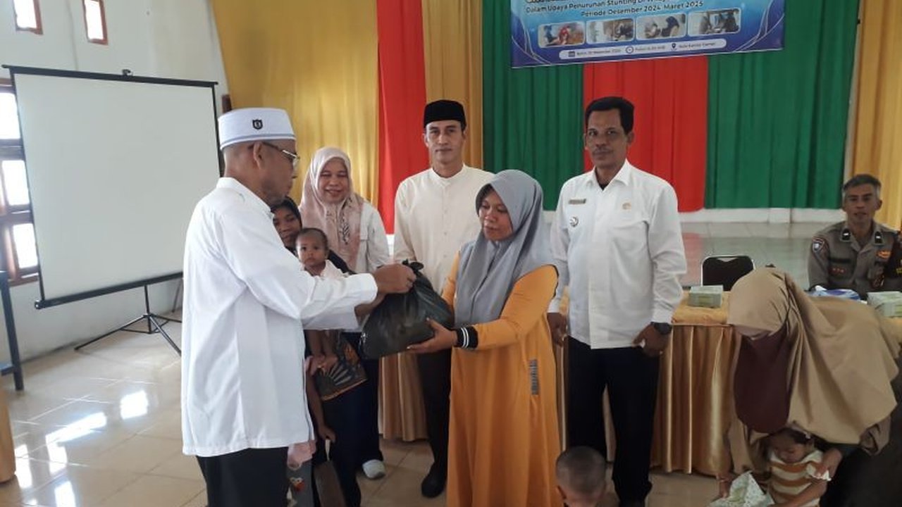 Pemerintah Kabupaten Aceh Besar menyalurkan bantuan tahap kedua untuk penanganan stunting di empat gampong Kecamatan Kuta Cot Glie, dengan fokus pada keluarga berisiko stunting, berharap dapat menurunkan angka stunting di Aceh Besar.