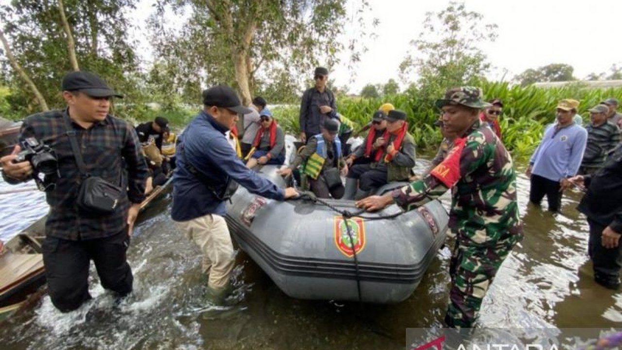 Pemerintah Provinsi Kalimantan Selatan (Kalsel) melakukan penanganan serius terhadap banjir di lima kabupaten/kota, dengan berbagai dinas terlibat dalam penyaluran bantuan dan pemulihan.