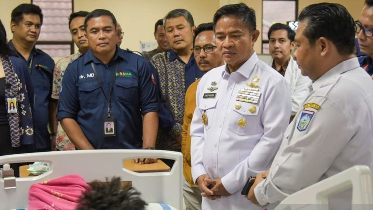 Pj Gubernur NTB, Hassanudin, meminta RS HL Manambai Abdulkadir di Sumbawa memberikan pelayanan kesehatan terbaik dan segera bermitra dengan BPJS Kesehatan untuk menjangkau lebih banyak warga miskin.