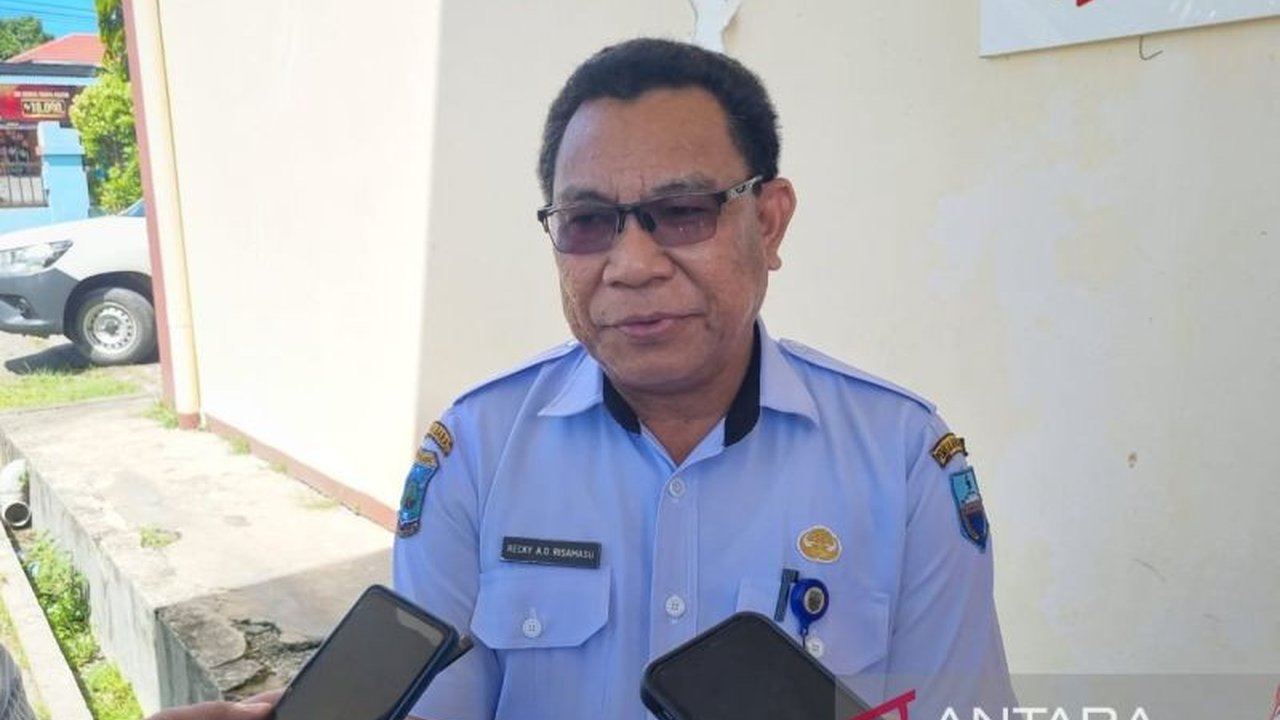 Dinas Pendidikan Manokwari mendata siswa SMA/SMK tidak mampu untuk persiapan pemberian bantuan pendidikan pada tahun 2026, setelah program serupa terhenti sementara di tahun 2024 karena kendala anggaran.