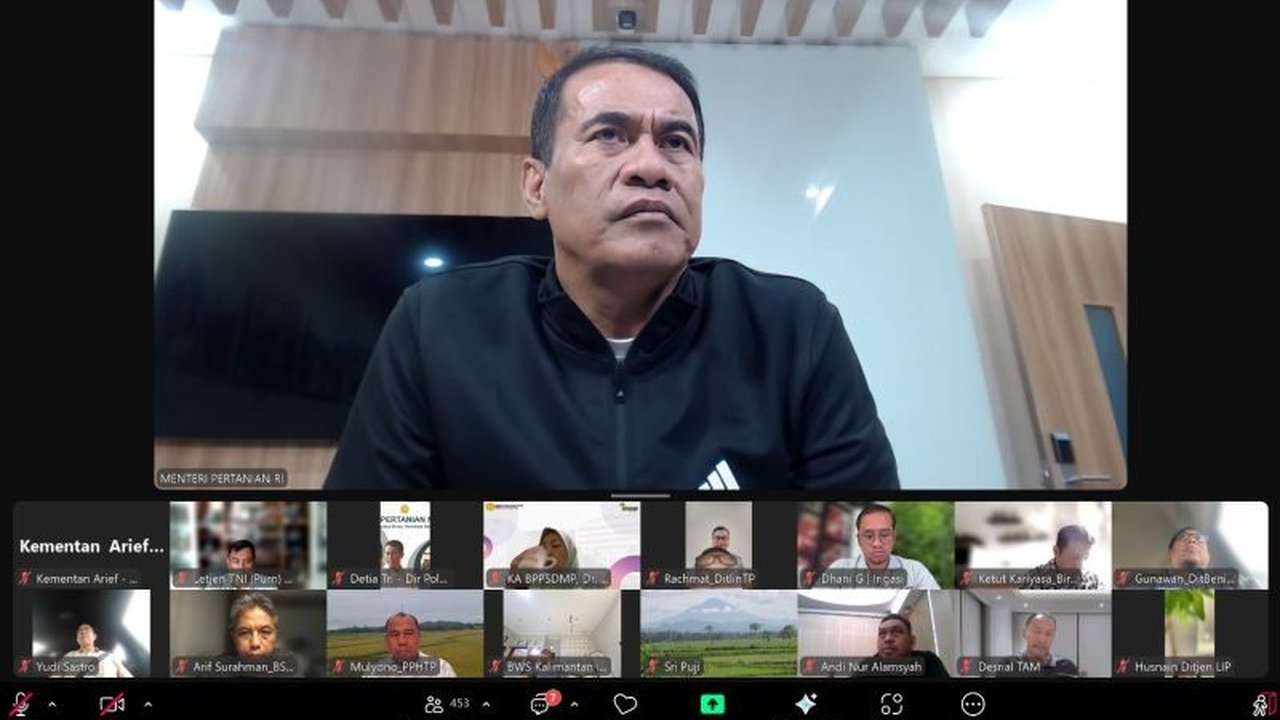 Menteri Pertanian (Mentan) Andi Amran Sulaiman gencar memantau pertanaman padi seluruh Indonesia untuk mencegah krisis pangan dan memastikan swasembada pangan nasional tercapai pada 2025, sekaligus menindaklanjuti krisis pangan global 2024.