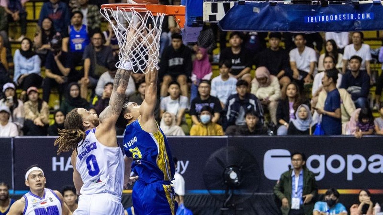 IBL merilis kronologi kericuhan di akhir pertandingan Prawira Bandung melawan Tangerang Hawks, yang dipicu pelanggaran dan berujung adu mulut antara pemain dan ofisial kedua tim di C-Tra Arena, Bandung, Jumat (24/1).