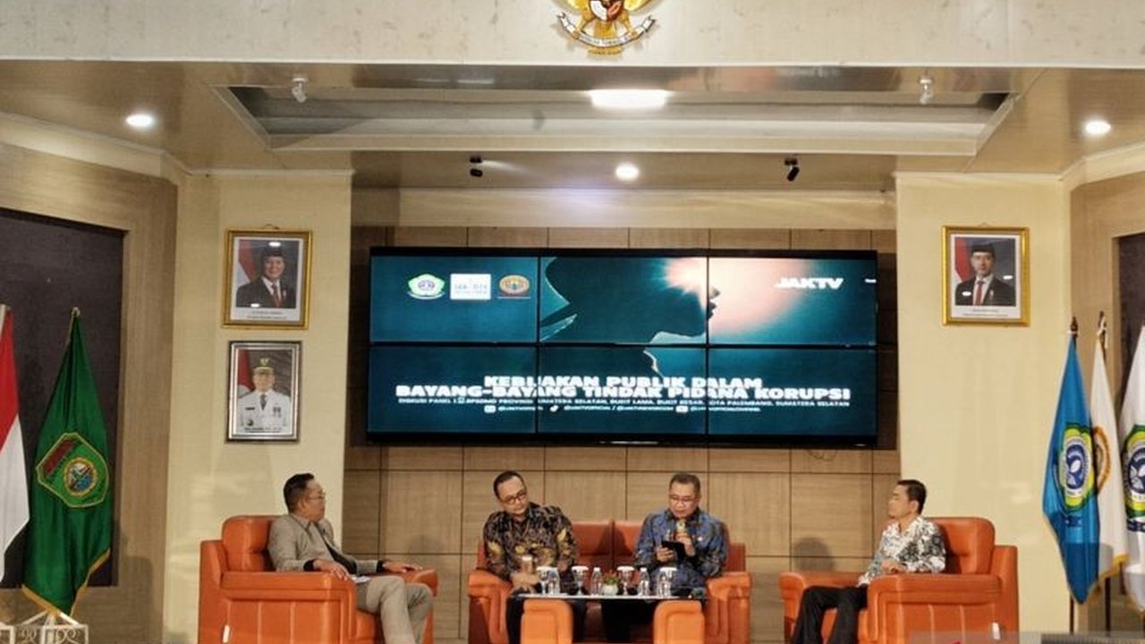 Mahasiswa Magister Administrasi Publik Universitas Sjakhyakirti Palembang didorong aktif mengawal kebijakan publik untuk mencegah korupsi dan maladministrasi, serta mendorong terciptanya budaya integritas di instansi pemerintah.