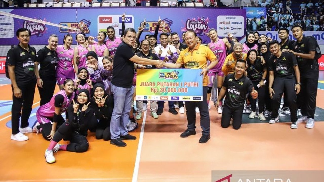 Tim voli putri Popsivo Polwan menjadi juara putaran pertama Proliga 2025 setelah menyapu bersih enam laga, mengalahkan Jakarta Electric PLN dengan skor 3-0 di laga pamungkas.