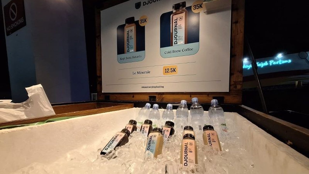 Selama Indonesia Masters 2025 di Jakarta, UMKM kopi seperti Djournal menikmati lonjakan penjualan hingga dua kali lipat dari rata-rata harian, didorong oleh antusiasme penonton dan banyaknya pertandingan wakil Indonesia.