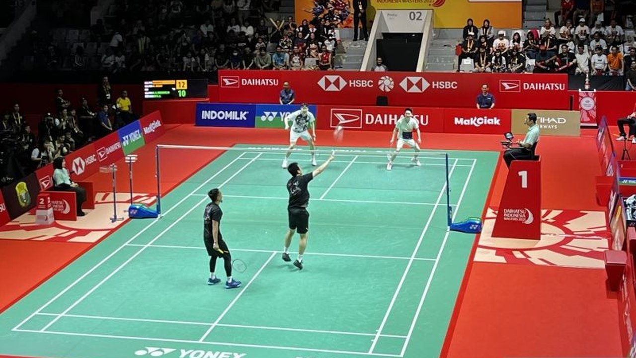 Jelang final Indonesia Masters 2025, ganda putra legendaris Hendra/Ahsan beradu tanding dengan Kevin Sanjaya/Seo Seung Jae dalam laga ekshibisi seru di Istora Senayan, Jakarta.