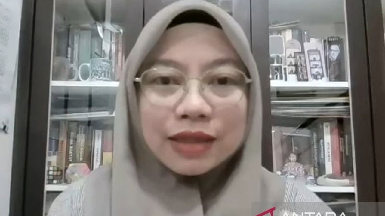 Perludem mengusulkan penggabungan UU Pemilu dan Pilkada ke dalam satu Kitab Hukum Pemilu untuk mengatasi inkonsistensi aturan dan tumpang tindih regulasi yang berujung pada banyaknya uji materi di MK.