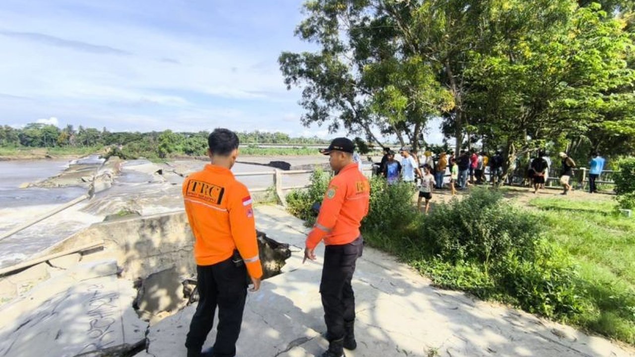 Banjir di Bantul pada 26 Januari menyebabkan jebolnya bendungan Sungai Progo di Srandakan, mengakibatkan kerusakan mencapai Rp1,5 miliar dan membutuhkan pembangunan ulang.