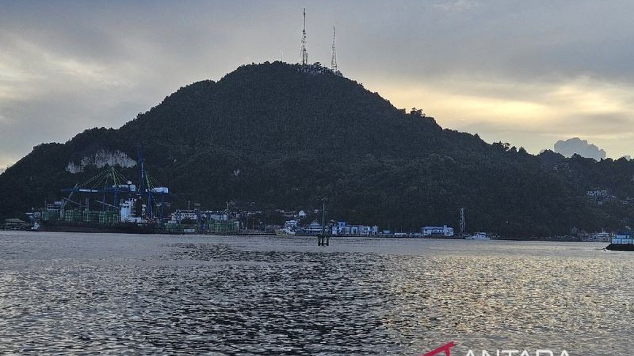 Penjabat Gubernur Papua, Ramses Limbong, memprioritaskan pengembangan sektor pertanian, kelautan, dan pariwisata dalam RPJMD 2025-2029 untuk meningkatkan kesejahteraan masyarakat Papua.