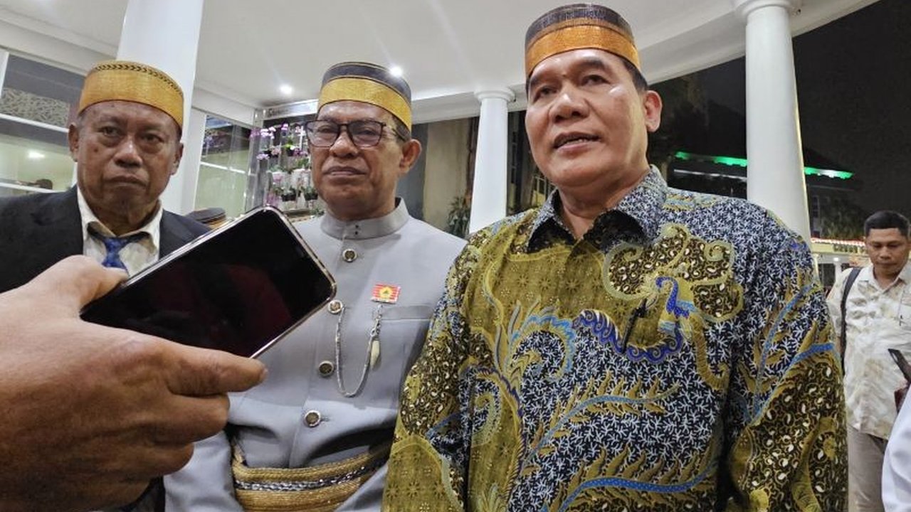 Survei Litbang Kompas menunjukkan tingkat kepuasan publik terhadap kinerja Presiden Prabowo Subianto dan Wapres Gibran Rakabuming Raka mencapai 80,9%, sebuah angka yang dinilai masuk akal oleh anggota DPR RI, Bambang Haryo Soekartono, karena sejumlah prog
