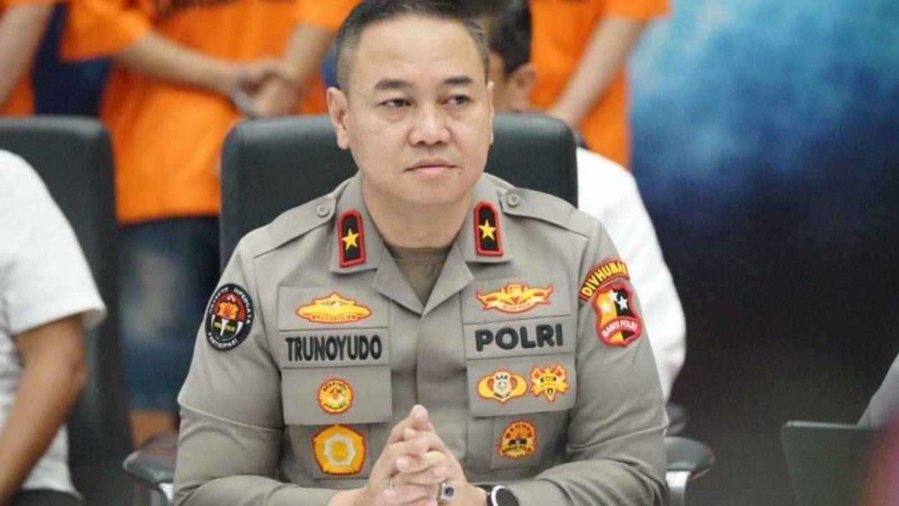 Polri memberikan peringatan serius kepada masyarakat tentang maraknya penipuan online berkedok investasi yang menjanjikan keuntungan besar namun berujung kerugian finansial.