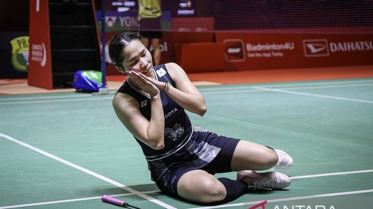 Ratchanok Intanon asal Thailand kembali juara di Indonesia Masters 2025,  mengalahkan Sim Yu Jin dari Korea Selatan dan mengungkapkan kecintaannya pada penonton Indonesia serta belum pensiun dalam waktu dekat.