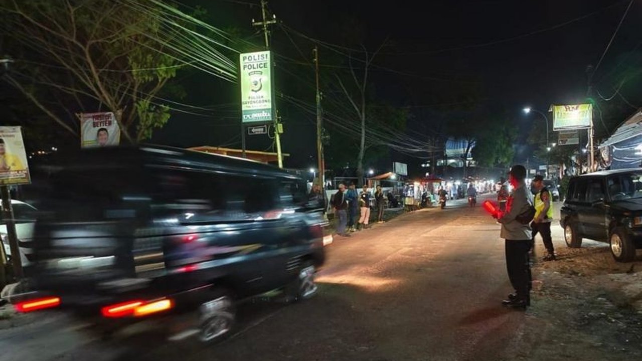 Polisi Resort Garut menyita ratusan knalpot bising dan 204 botol miras berbagai merek dalam razia gabungan yang bertujuan menciptakan keamanan dan ketertiban di Kabupaten Garut, Jawa Barat.