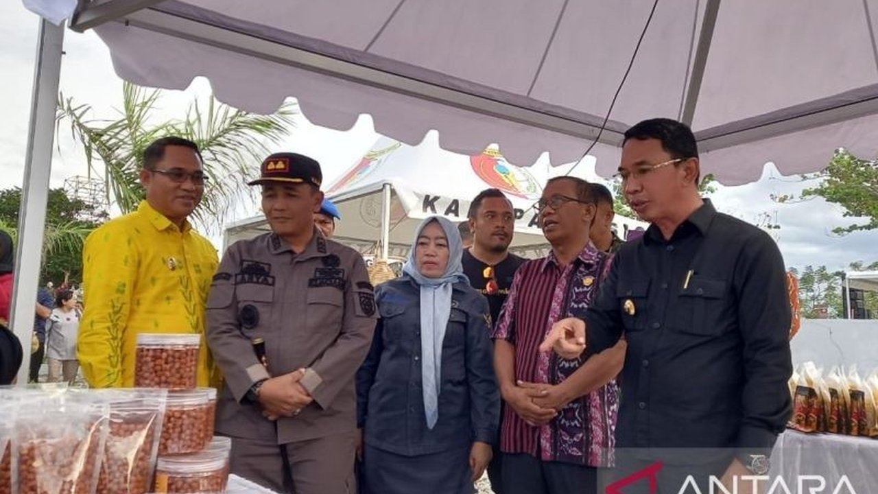 Bupati Sigi, Mohamad Irwan Lapatta, mengimbau peningkatan kualitas durian lokal untuk memenuhi permintaan pasar, termasuk pasar ibu kota negara di Kalimantan pada 2026, serta mendorong pembangunan tempat penampungan durian.