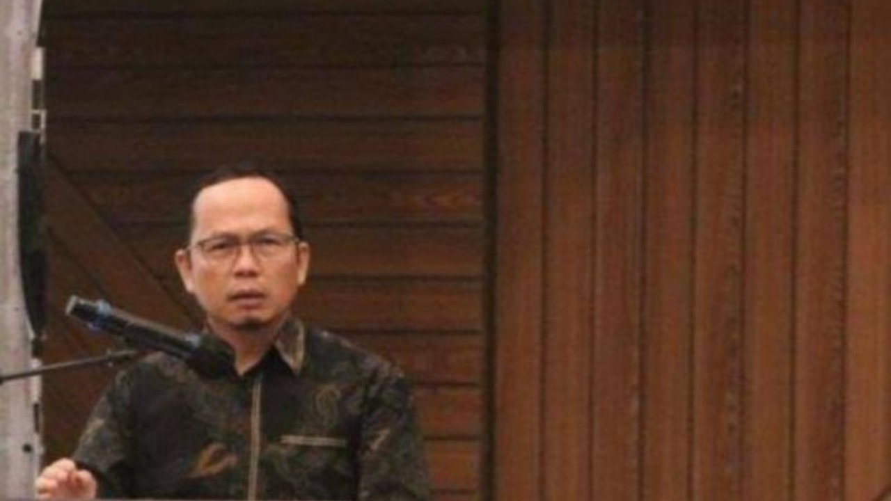 Pemerintah Kabupaten Bangka Tengah fokus pada pemberdayaan masyarakat pesisir melalui berbagai program strategis di sektor kelautan dan perikanan untuk meningkatkan perekonomian dan kesejahteraan nelayan.