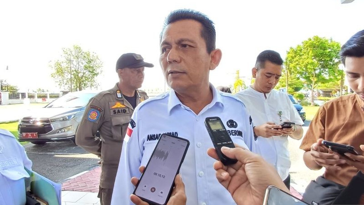 Gubernur Kepri, Ansar Ahmad, mengusulkan agar pasokan gas dari Natuna diprioritaskan untuk memenuhi kebutuhan energi dalam negeri, khususnya Kepri, seiring berakhirnya kontrak beberapa blok gas utama di Natuna pada 2028-2029 dan meningkatnya kebutuhan ene