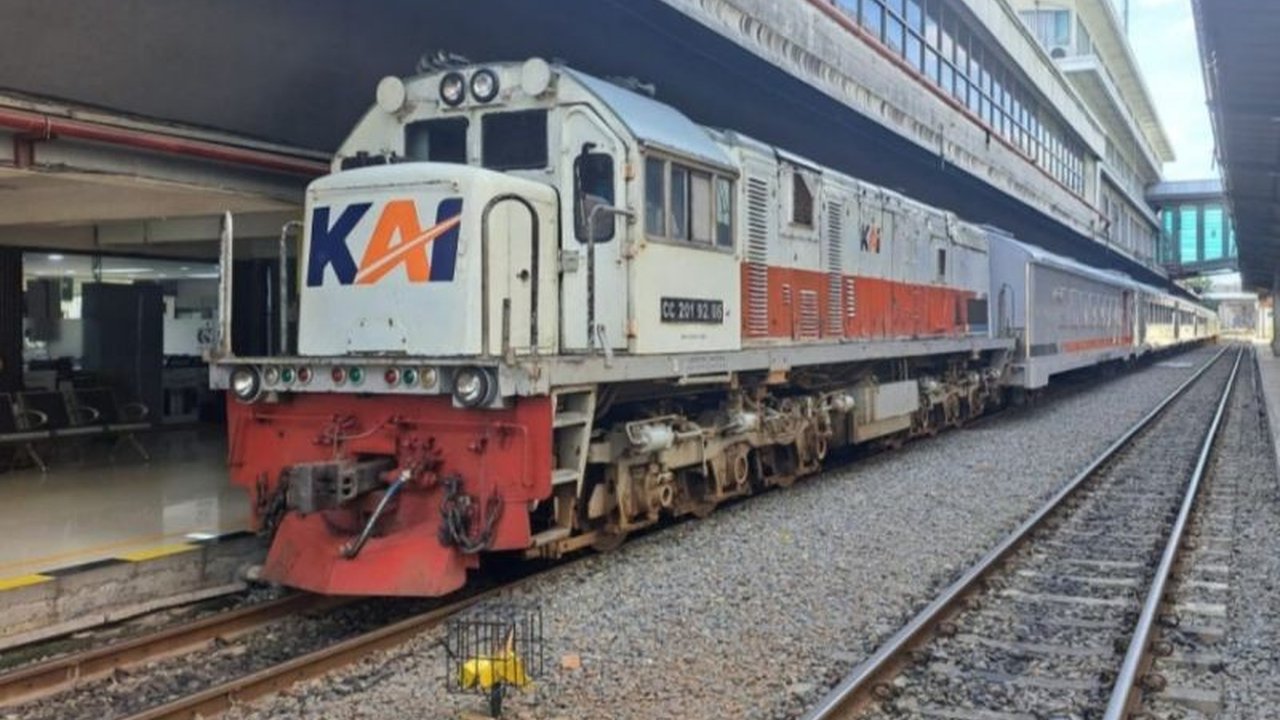 PT KAI Divre I Sumatera Utara telah menjual 31.670 tiket kereta api untuk libur panjang akhir Januari 2025, mendekati 85 persen dari total tiket yang tersedia, dengan berbagai persiapan dilakukan untuk memastikan keamanan dan kenyamanan penumpang.