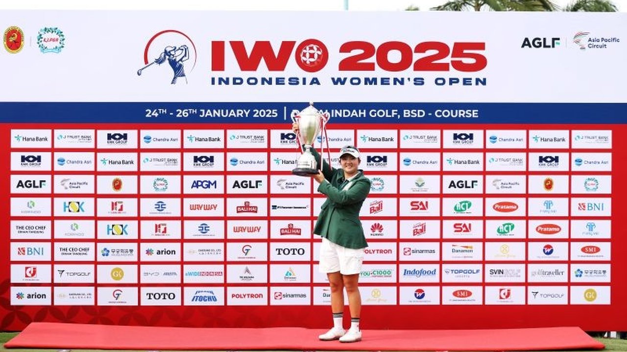 Pegolf Korea Selatan, Hwang Yoona, menjuarai Indonesia Women's Open 2025 setelah mengalahkan Cho Jeongmin dalam playoff menegangkan di Damai Indah Golf, Tangerang Selatan.