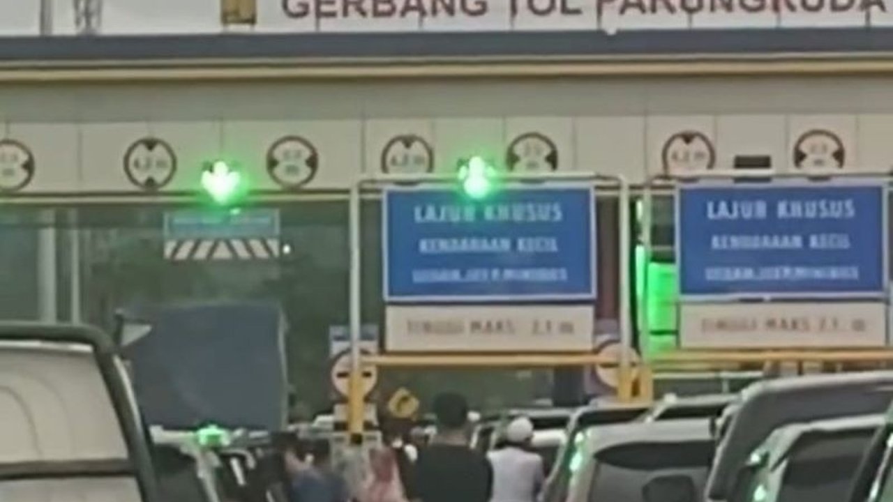 Kepadatan lalu lintas di jalur utara Sukabumi akibat lonjakan kendaraan pada Minggu dapat dikendalikan berkat antisipasi dan strategi dari Satlantas Polres Sukabumi.