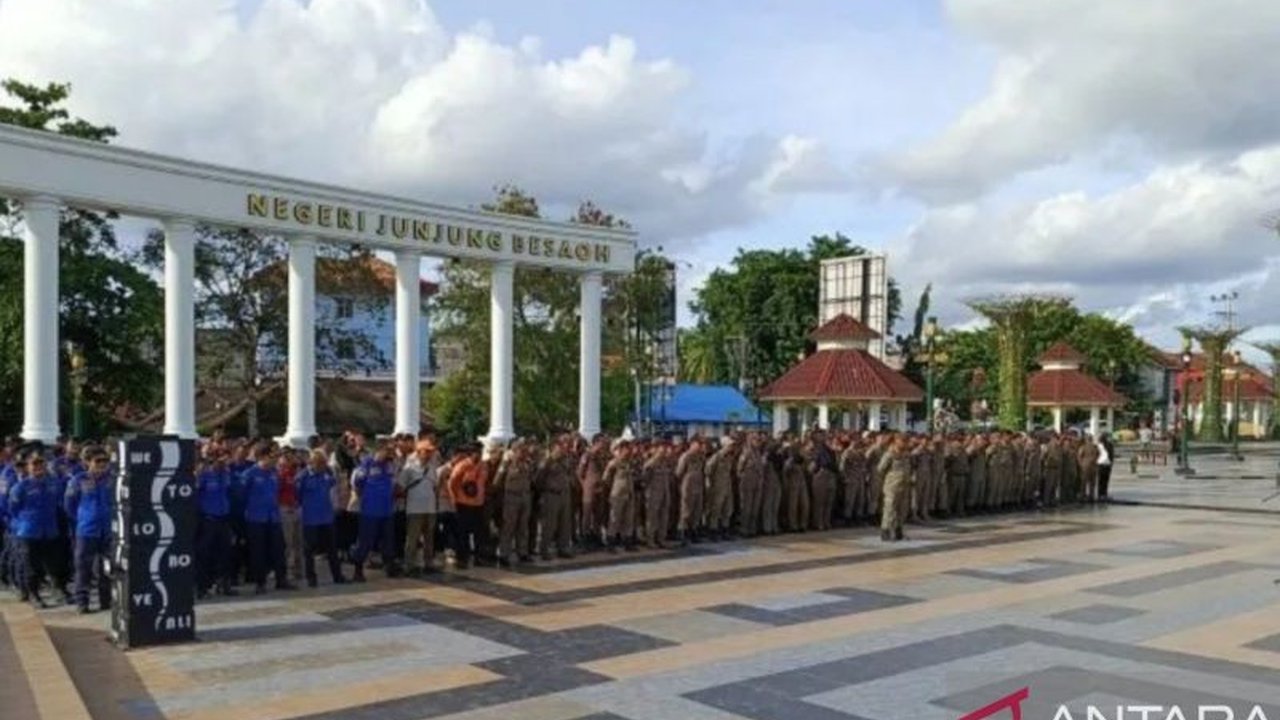Pemerintah Kabupaten Bangka Selatan meningkatkan kesiapsiagaan tim penanggulangan bencana alam, khususnya banjir dan angin kencang, dengan apel dan pelatihan untuk personel Satpol PP, Damkar, dan tim bencana.