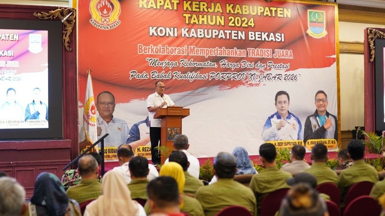 Ketua KONI Jabar, Muhammad Budiana, membuka rapat kerja KONI Kabupaten Bekasi 2024, mengapresiasi kontribusi daerah dalam prestasi olahraga Jabar dan mendorong persiapan optimal untuk Porprov mendatang.