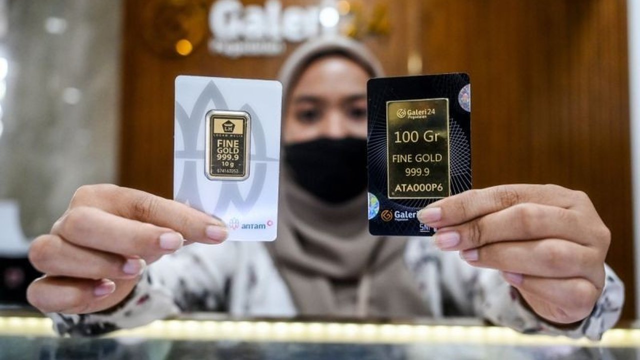 Harga emas Antam hari Senin turun Rp2.000 per gram menjadi Rp1.609.000, sementara harga buyback juga mengalami penurunan.