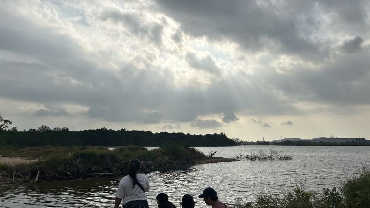 BMKG mengimbau masyarakat pesisir Kepulauan Riau mewaspadai potensi banjir rob akibat pasang air laut maksimum pada 27-31 Januari 2024, seiring fenomena bulan baru dan Perigee.