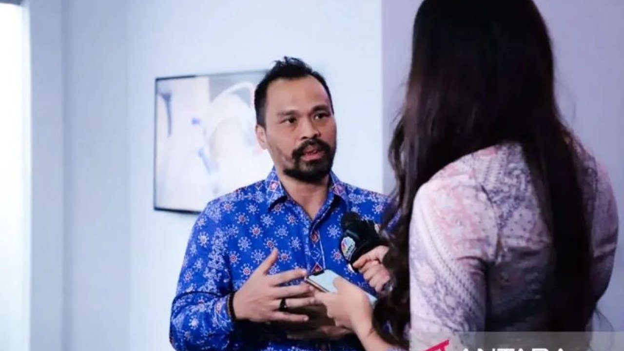 KKP bersama Pemkab Serang menyelidiki laporan pagar laut di perairan Desa Pedaleman, yang ternyata berada di Desa Muncung, Kabupaten Tangerang, dan diduga milik tak dikenal, kini dipasang spanduk penghentian kegiatan.