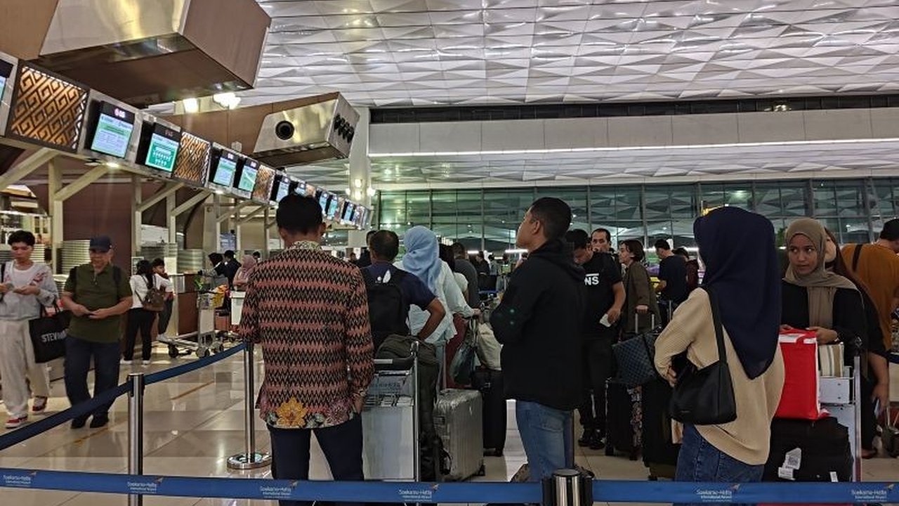Garuda Indonesia Group melaporkan peningkatan signifikan jumlah penumpang selama long weekend Imlek dan Isra Miraj, dengan rute Denpasar-Yogyakarta sebagai yang tersibuk,  menunjukkan lonjakan hingga 25% dibandingkan periode sebelumnya.