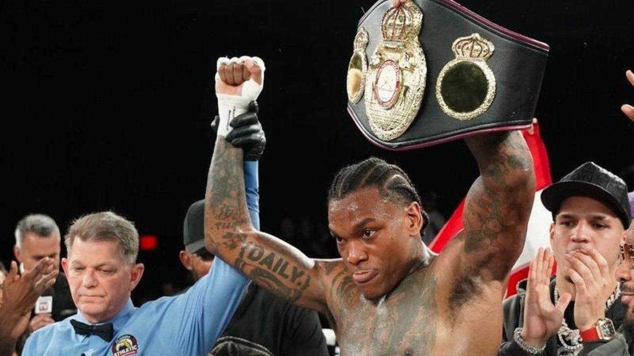 Petinju Najee Lopez berhasil merebut gelar kelas berat ringan WBA Kontinental Amerika Utara setelah menang TKO atas Lenin Castillo pada ronde keenam di Plant City, Florida.