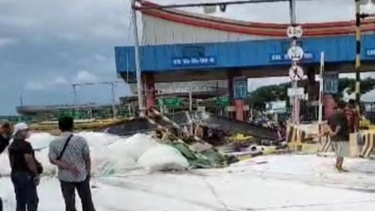 Kecelakaan Truk Fuso di Pelabuhan Bakauheni: Rem Blong Sebabkan Tabrakan