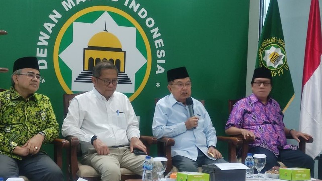 Ketua Dewan Masjid Indonesia (DMI), Jusuf Kalla, menegaskan gagasan Amerika Serikat untuk merelokasi warga Palestina dari Jalur Gaza sebagai ide yang mustahil karena berbagai faktor politik dan kemanusiaan.