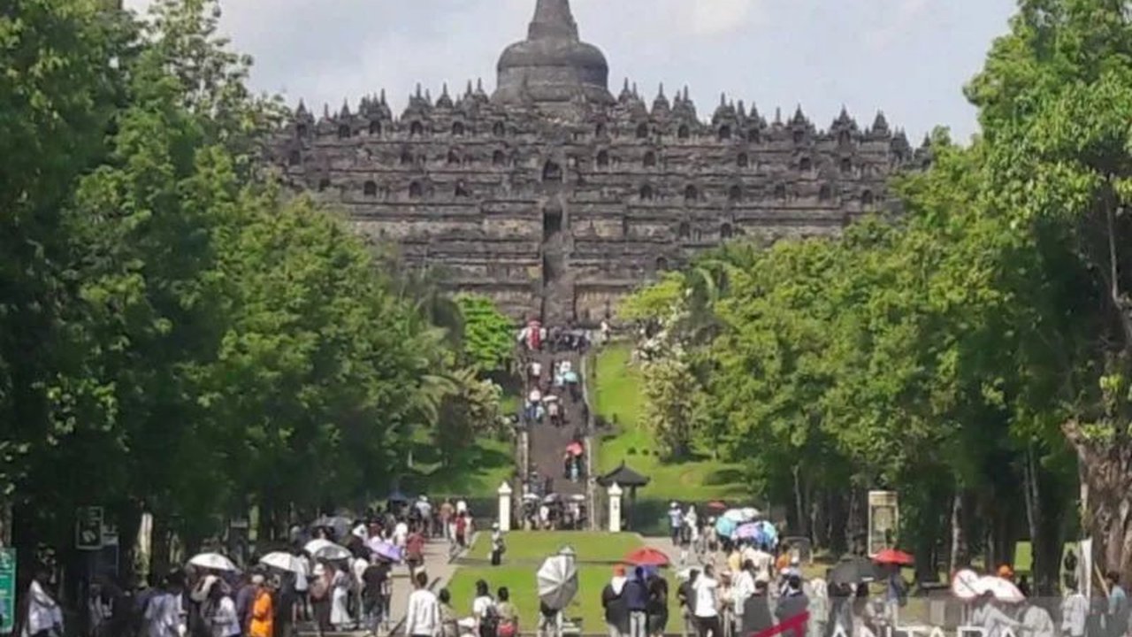 Wakil Menteri Pariwisata meminta masyarakat memaklumi pembatasan kunjungan Candi Borobudur demi menjaga kelestarian situs warisan dunia tersebut serta kenyamanan wisatawan.