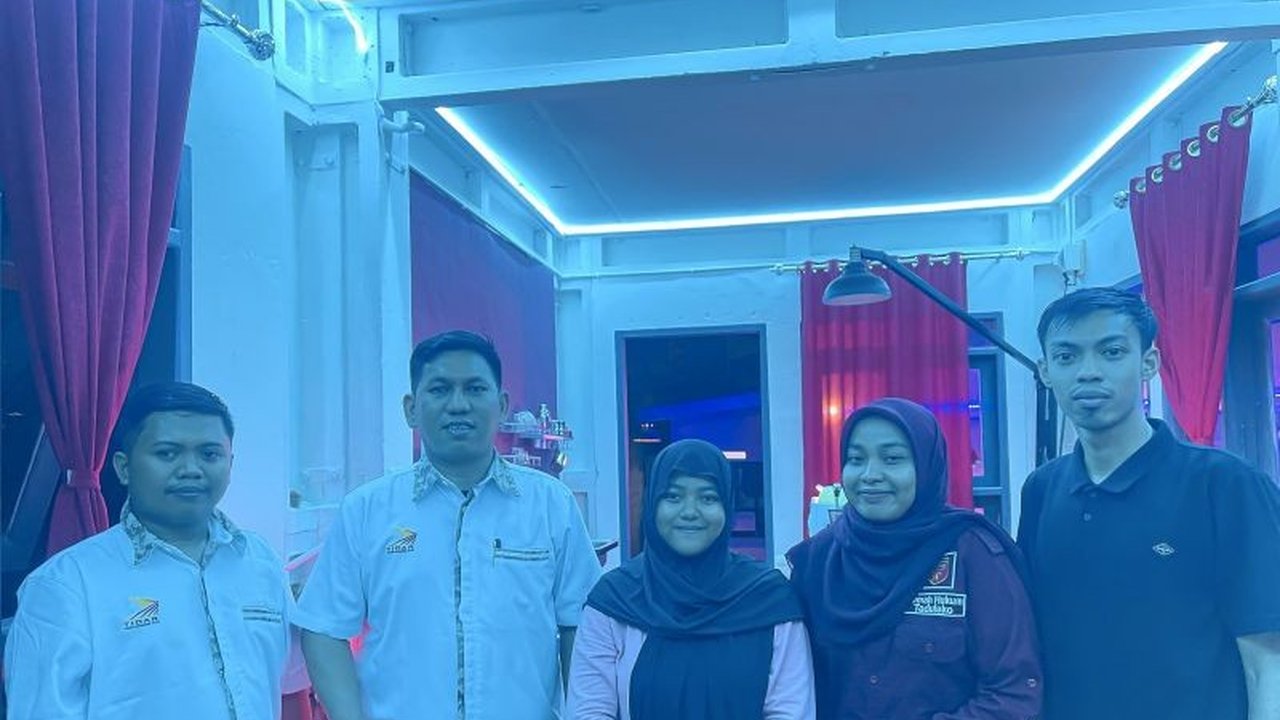 Wakil Ketua MPR membentuk tim advokasi untuk membantu siswi SMKN 2 Palu yang dipecat setelah membongkar dugaan pungutan liar di sekolah tersebut,  mengawal kasus dan memastikan hak-hak pendidikan siswi tersebut terlindungi.