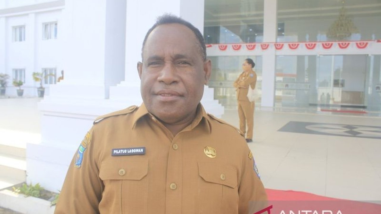 Pemkab Jayawijaya meminta ASN segera kembali bekerja untuk mempercepat penyerapan APBD 2025 senilai Rp1,4 triliun demi keberlangsungan pembangunan dan kesejahteraan masyarakat.