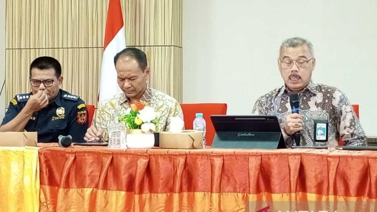 Penerimaan asli daerah (PAD) Sulawesi Selatan mencapai Rp10,59 triliun hingga akhir 2024, menunjukkan pertumbuhan 5,88 persen dibandingkan tahun sebelumnya, meskipun beberapa sektor pajak mengalami penurunan.