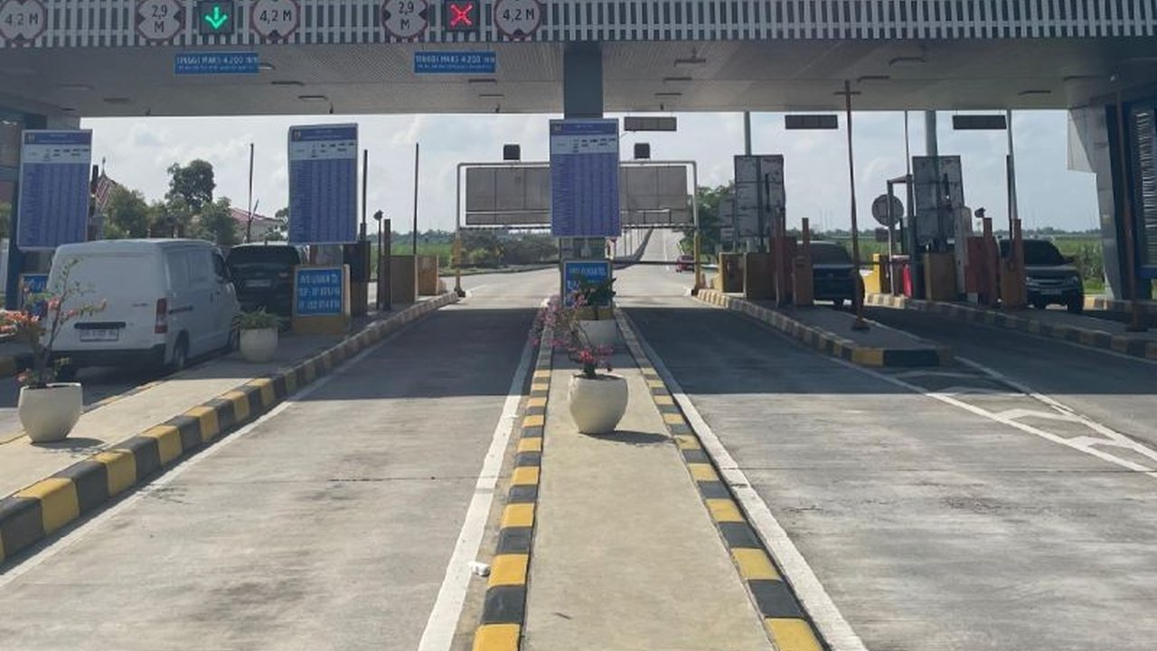 PT Hutama Karya mencatat peningkatan signifikan lalu lintas kendaraan di Jalan Tol Trans Sumatera selama libur Isra Mi'raj dan Imlek 2025, dengan lonjakan tertinggi terjadi di ruas Tol Sigli-Banda Aceh.