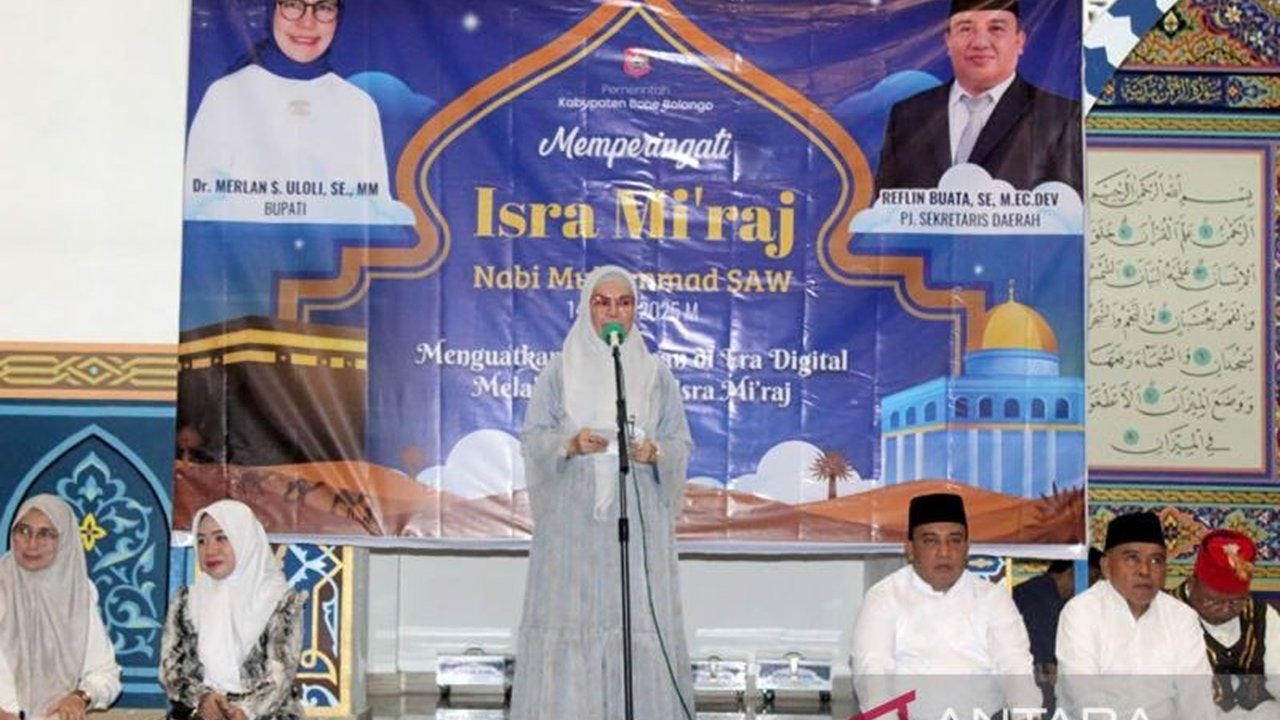Pemerintah Kabupaten Bone Bolango menggelar peringatan Isra Miraj Nabi Muhammad SAW 1446 Hijriah bertepatan dengan HUT Kabupaten ke-22, diisi dengan berbagai kegiatan keagamaan dan harapan untuk kemajuan daerah.