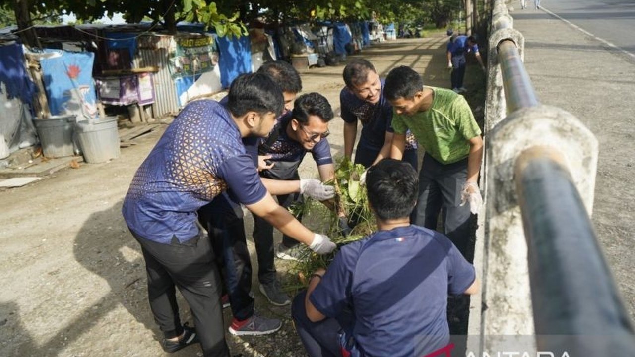 Direktorat Jenderal Perbendaharaan (DJPb) Provinsi Sumatera Barat bersama Pemkot Padang membahas pengelolaan sampah berkelanjutan melalui Program Kemenkeu Peduli Sampah, yang bertujuan menciptakan kota Padang yang bersih dan ramah lingkungan.