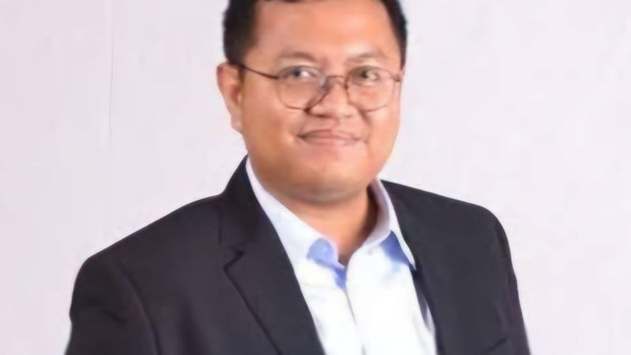 Presiden Prabowo Subianto menginstruksikan efisiensi anggaran Rp306,69 triliun untuk APBN dan APBD 2025 guna mengurangi beban fiskal dan meningkatkan kualitas pelayanan publik,  dengan fokus pada penghematan perjalanan dinas dan pembatasan kegiatan seremo