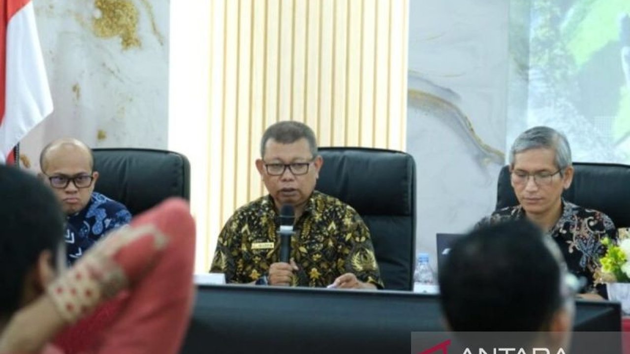 Penerimaan Kepabeanan dan Cukai Sulawesi Selatan tahun 2024 mencapai Rp490,82 miliar, melampaui target dan didorong oleh peningkatan impor, ekspor kakao, serta penindakan rokok ilegal.