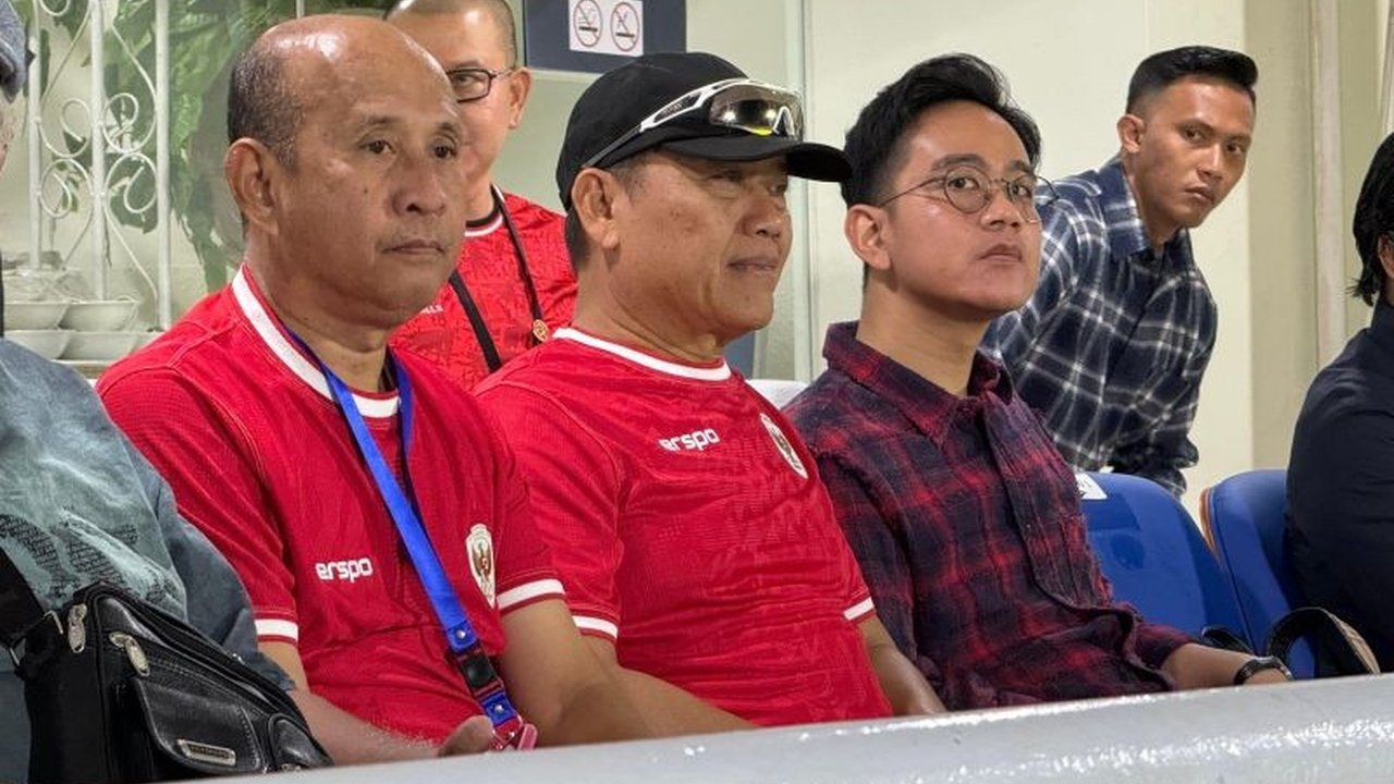Wakil Presiden Gibran Rakabuming Raka menekankan pentingnya pembinaan atlet muda, terutama sepak bola, guna mendukung visi Presiden Prabowo Subianto dalam menciptakan Indonesia yang tangguh dan berdaya saing, terlihat dari kehadirannya di laga Timnas U-20