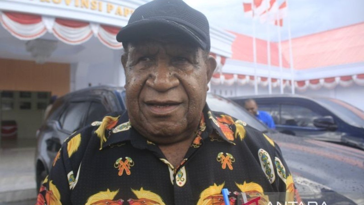 Pemerintah Provinsi Papua Pegunungan memutuskan untuk mempertahankan tenaga honorer, namun jumlahnya disesuaikan dengan kebutuhan masing-masing Organisasi Perangkat Daerah (OPD) dan difokuskan pada posisi non-administrator.