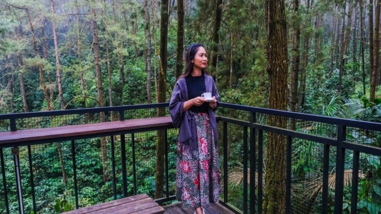 Wakil Menteri Pariwisata mempromosikan DeLoano Glamping di Kulon Progo, Yogyakarta, sebagai destinasi wisata alam yang menawarkan pengalaman unik dan berkesan, sekaligus mendorong pengembangan infrastruktur dan kolaborasi dengan desa wisata sekitar.