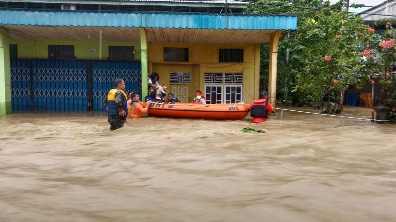 Banjir Bengkayang: Ratusan Rumah Terendam, 11 Kecamatan Terdampak