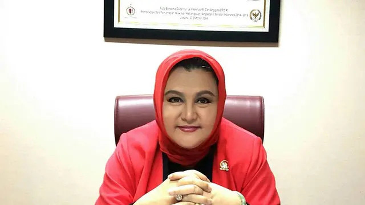 Artis senior yang kini fokus ke dunia politik, Emilia Contessa mengaku gemetar dan shock mendengar cucunya, Shakira Aurum terkena leukimia.  (instagram/senator_emiliacontessa)