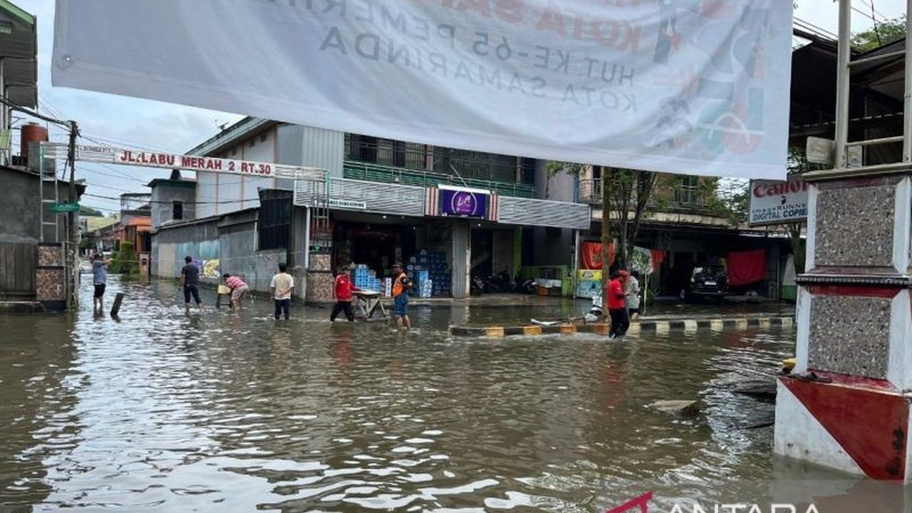 BPBD Samarinda menangani 357 keluarga atau 1.121 jiwa terdampak banjir di sekitar Bendungan Benanga akibat curah hujan tinggi, pasang laut, dan penyempitan aliran sungai.