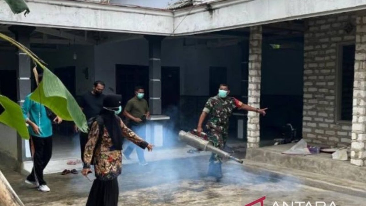 Dinas Kesehatan Pamekasan mencatat 106 kasus Demam Berdarah Dengue (DBD) pada Januari 2025, peningkatan signifikan dibanding tahun sebelumnya, dengan upaya penanggulangan yang melibatkan berbagai pihak.