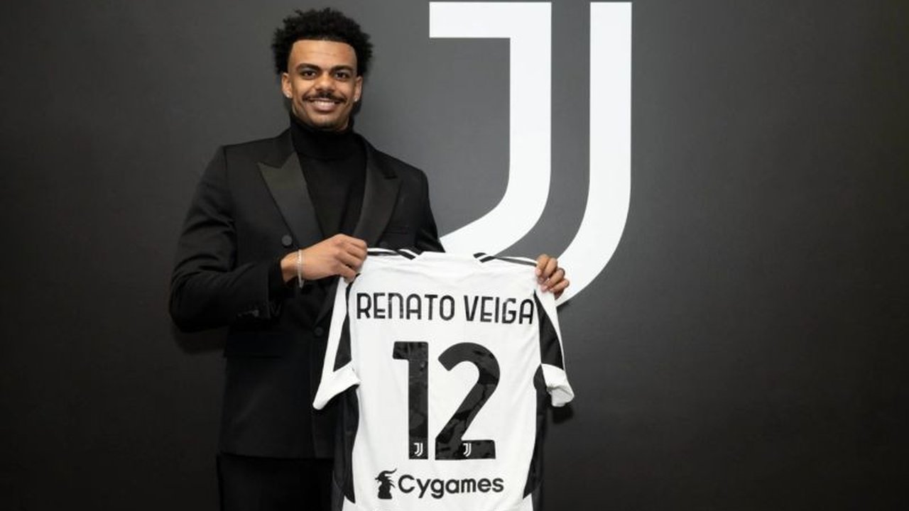 Juventus mengumumkan telah meminjam gelandang serbaguna Renato Veiga dari Chelsea hingga akhir musim 2024/2025, menambah kekuatan lini tengah Bianconeri.