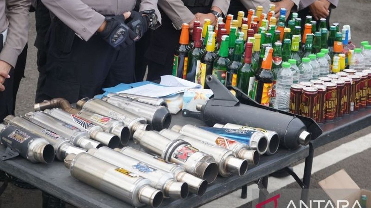 Polres Cianjur Sita Ratusan Miras dan Knalpot Bising Jelang Libur Panjang
